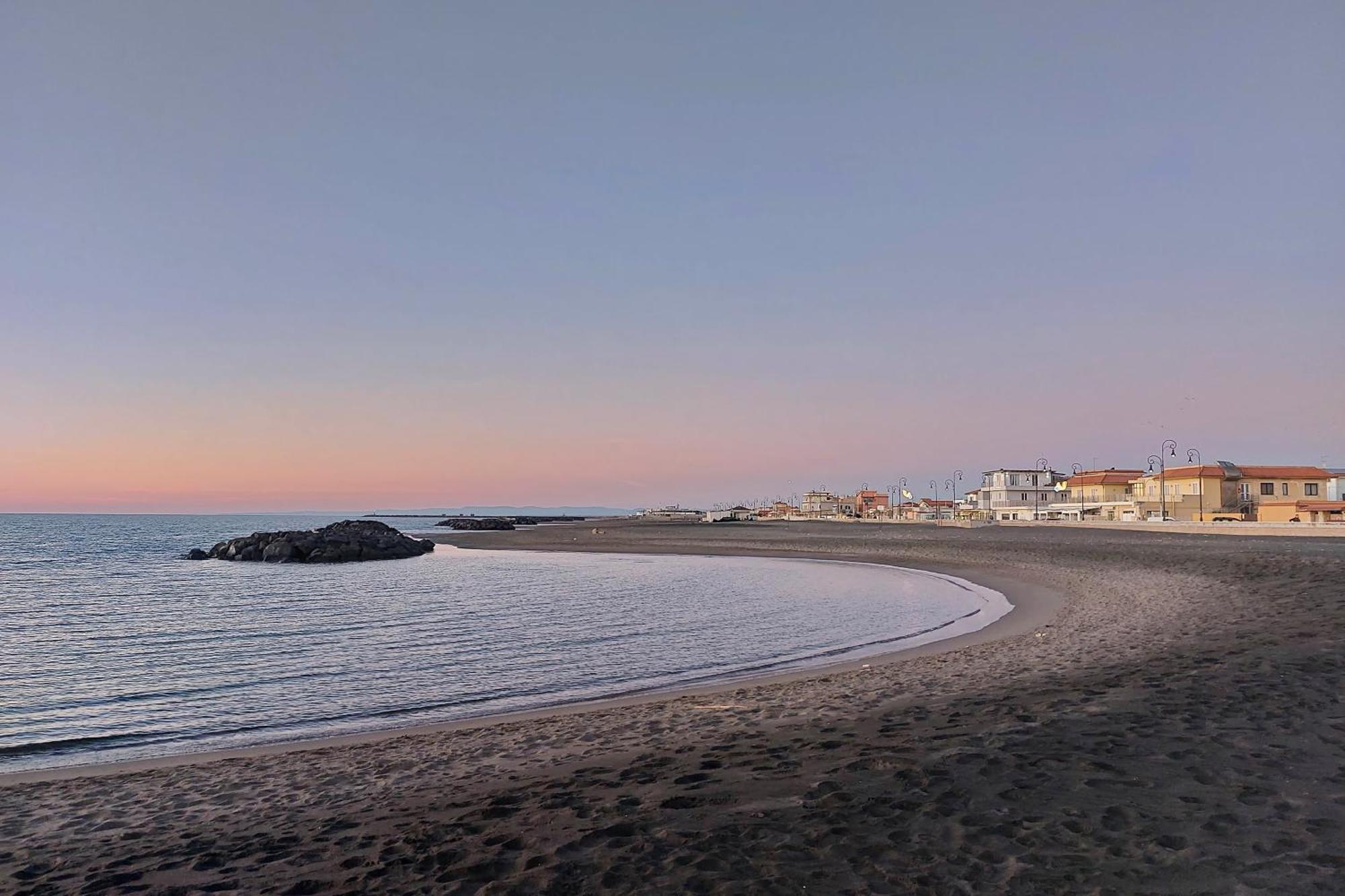Summer&Winter Home By The Sea Φιουμιτσίνο Εξωτερικό φωτογραφία